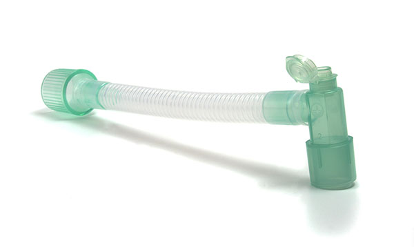 Flexible fixed elbow catheter mount, 22F - flip top cap with 7.6mm port - 22M/15F, ≥170mm